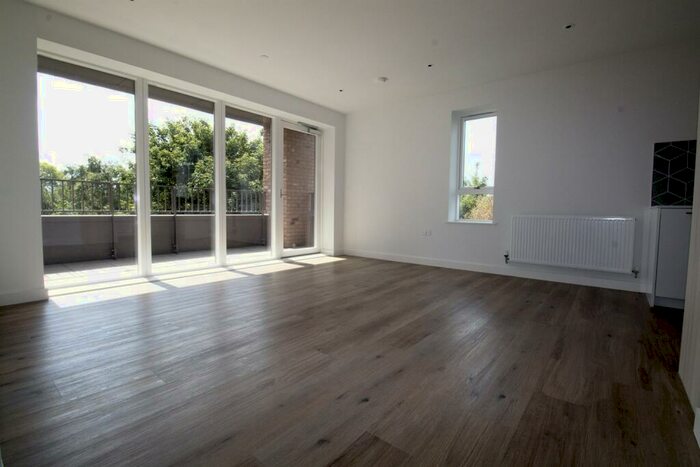 2 Bedroom Apartment To Rent In Blenheim Mansions, N8