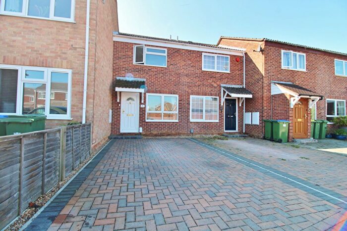 2 Bedroom Terraced House For Sale In Hawk Close, Hill Head, PO14