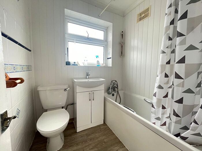 3 Bedroom Terraced House To Rent In Crow Lane, Romford, RM7