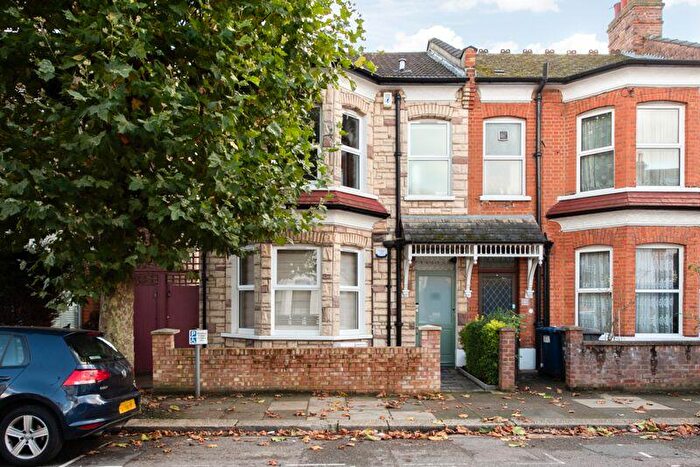 1 Bedroom Flat To Rent In Churchfield Avenue, London, N12
