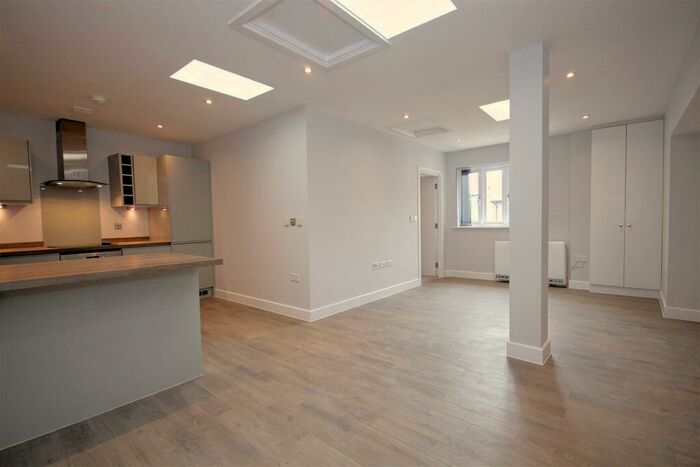 2 Bedroom Apartment To Rent In Sir Isaacs Walk, Colchester, CO1