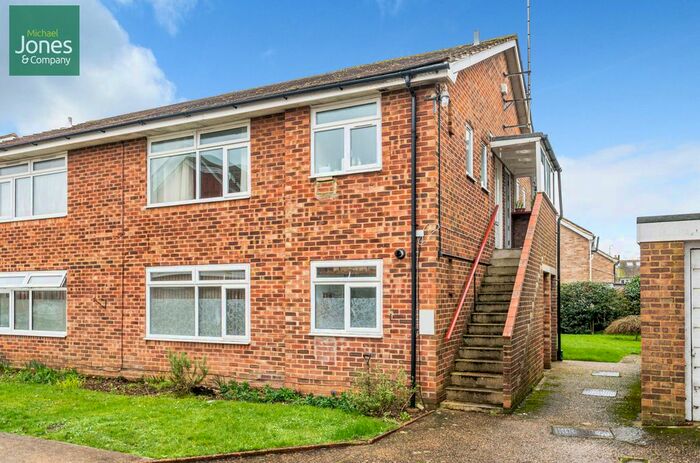 Studio To Rent In Highdown Avenue, Worthing, West Sussex, BN13