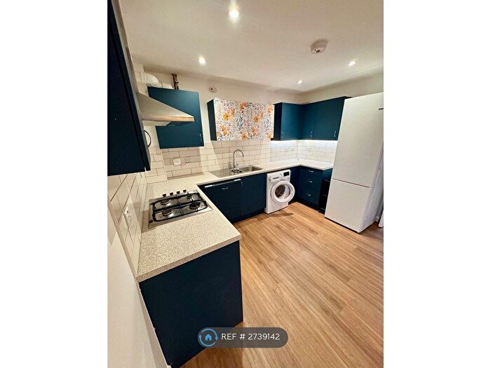 2 Bedroom Flat To Rent In Brean Road, Swindon, SN25