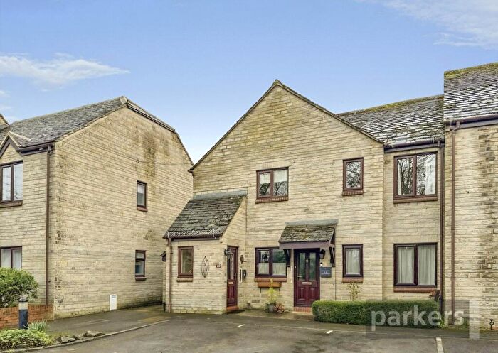 2 Bedroom Apartment For Sale In Riverside Gardens, Witney, Oxfordshire, OX28