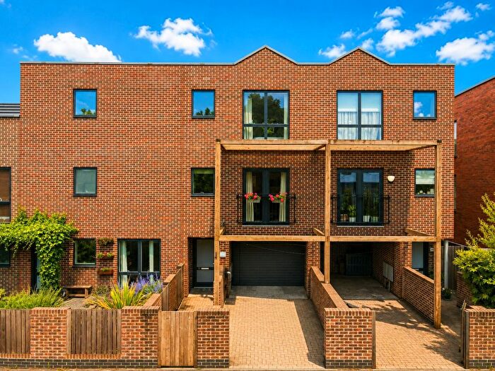 3 Bedroom Property For Sale In Trent Lane, Nottingham, NG2