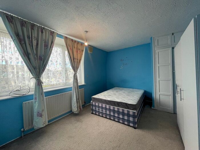 4 Bedroom Terraced House To Rent In Watford, Yn, WD19