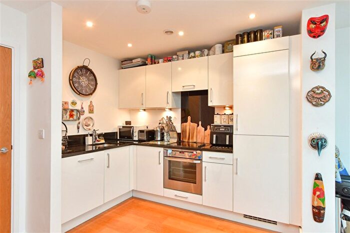 2 Bedroom Flat For Sale In Dock Head Road, St Marys Island, Chatham, Kent, ME4