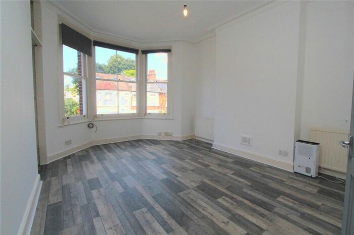 2 Bedroom Flat To Rent In Shalimar Road, London, W3