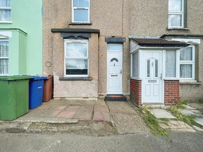 3 Bedroom Terraced House To Rent In Flint Street, West Thurrock, RM20