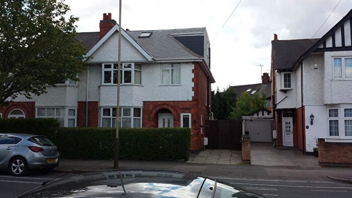 4 Bedroom Semi Detached House To Rent In Evington Drive, Leicester, LE5