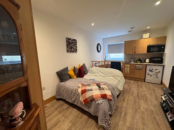 Studio To Rent In Colindale Av, London, NW9