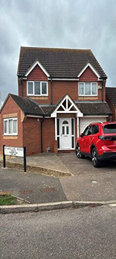 4 Bedroom Detached House To Rent In De Havilland Avenue, Bedford, MK42