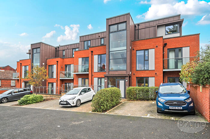 2 Bedroom Apartment For Sale In Denzil Road, Guildford, Surrey, GU2