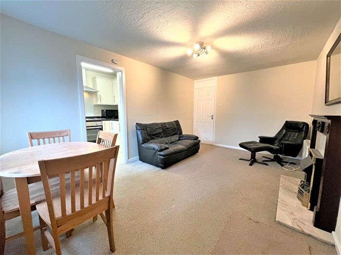 1 Bedroom Flat To Rent In New Park Grove, Farsley, LS28
