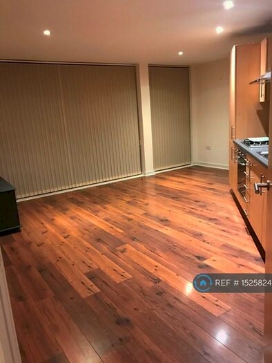 1 Bedroom Flat To Rent In Park Lane, Greenhithe, DA9