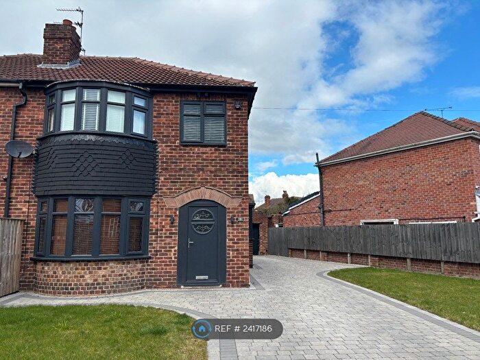 3 Bedroom Semi-Detached House To Rent In Central Boulevard, Doncaster, DN2