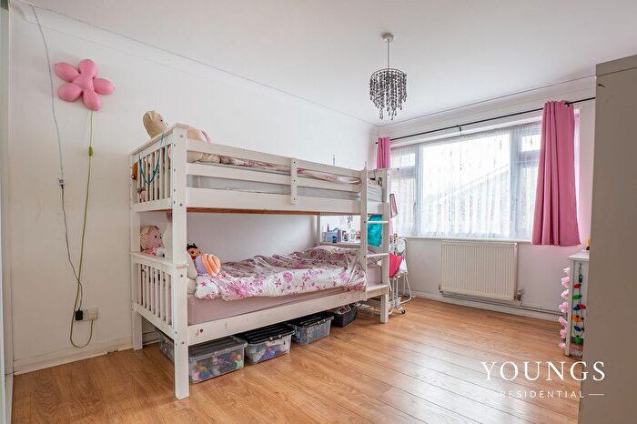 2 Bedroom Terraced Bungalow For Sale In The Goslings, Shoeburyness, SS3