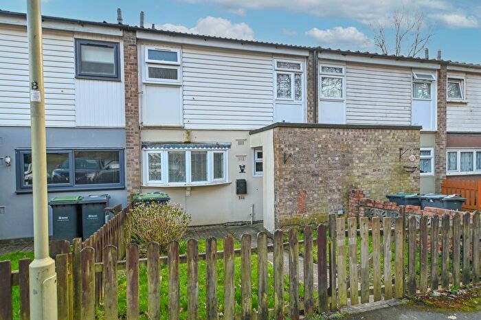 3 Bedroom Terraced House For Sale In Chaffinch Green, Cowplain, PO8