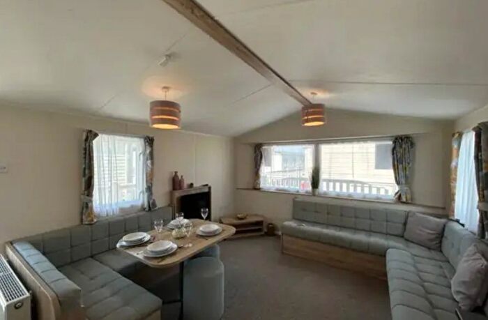 2 Bedroom Mobile/park Home For Sale In Polperro Road, Looe, PL13