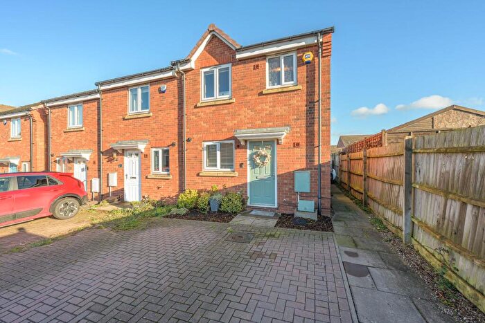 3 Bedroom End Of Terrace House For Sale In Bobeche Place, Kingswinford, DY6