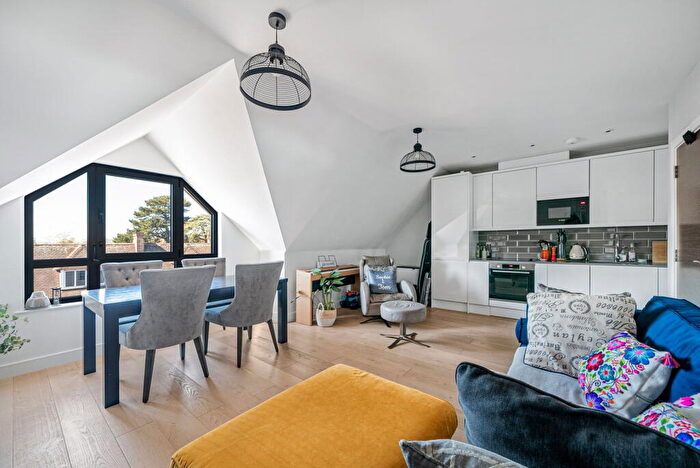 2 Bedroom Apartment For Sale In The Broadway, Cheam, Sutton, SM3