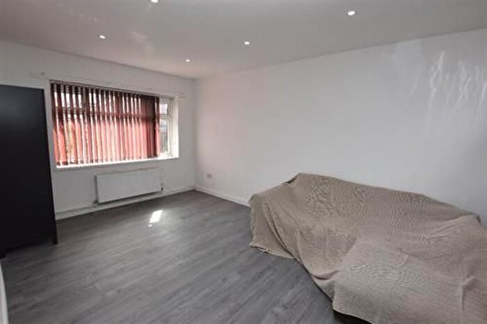 1 Bedroom Flat To Rent In Reginald Road, Birmingham, B8