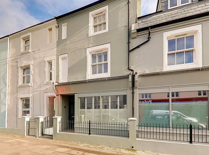 4 Bedroom Terraced House For Sale In Gratwicke Road, Worthing, BN11