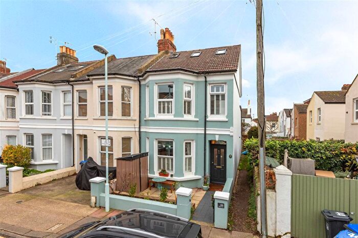 5 Bedroom End Terrace House For Sale In Ashdown Road, Worthing, BN11