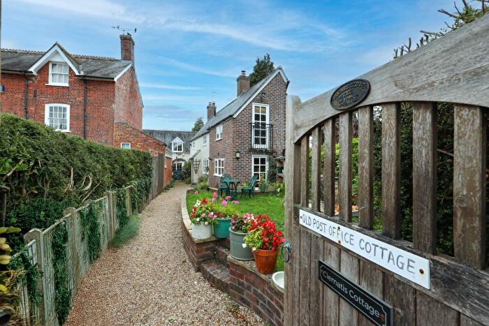 2 Bedroom Detached House For Sale In High Street, Child Okeford, DT11