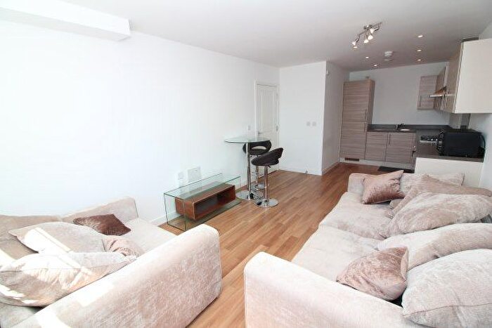1 Bedroom Flat To Rent In Wells View Drive, Bromley, BR2