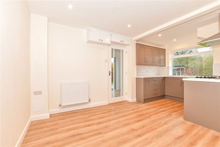 3 Bedroom End Of Terrace House For Sale In Willow Crescent, Staplehurst, Tonbridge, Kent, TN12