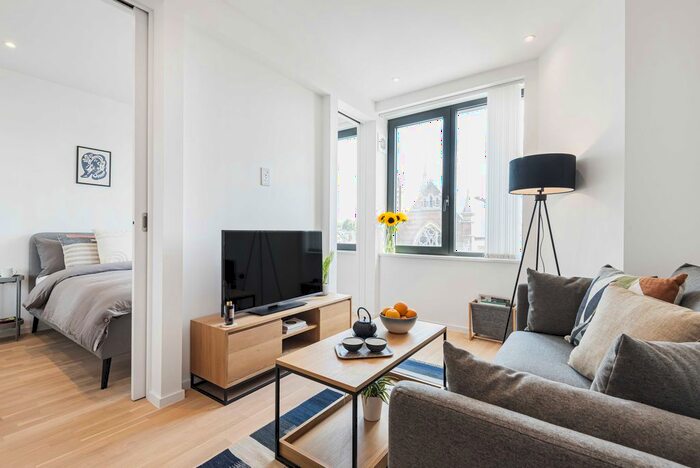 1 Bedroom Flat To Rent In Queens Road, Reading, RG1