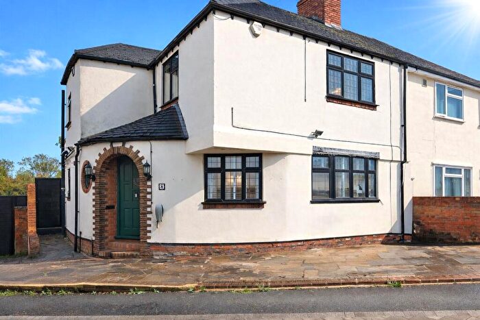 3 Bedroom Semi-Detached House For Sale In Gravel Close, Chigwell, Essex, IG7