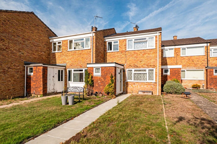 3 Bedroom Terraced House For Sale In Pinewood Park, Farnborough, Hampshire, GU14