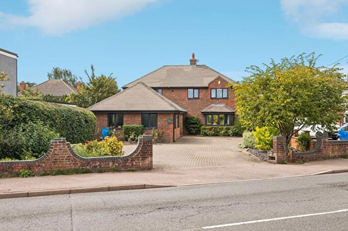 4 Bedroom Detached House For Sale In Ampthill Road, Flitwick, MK45