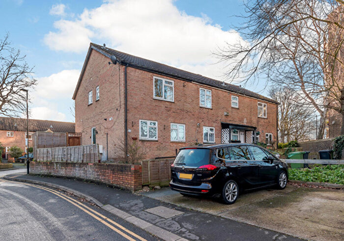 3 Bedroom End Of Terrace House To Rent In Dressington Avenue, Ladywell, London, SE4