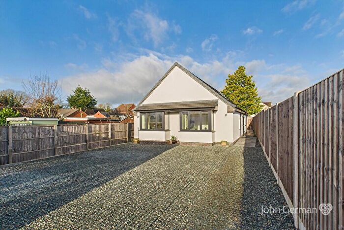 2 Bedroom Detached Bungalow For Sale In Mill Lane, Hilton, DE65