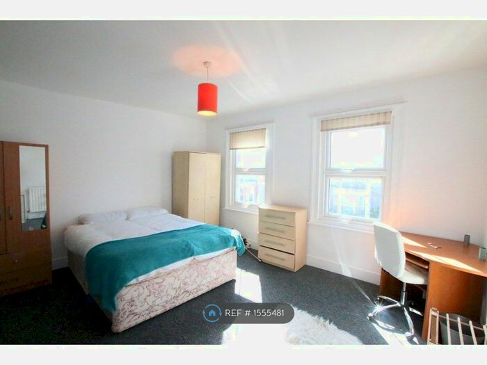 4 Bedroom Terraced House To Rent In Donnington Road, Reading, RG1