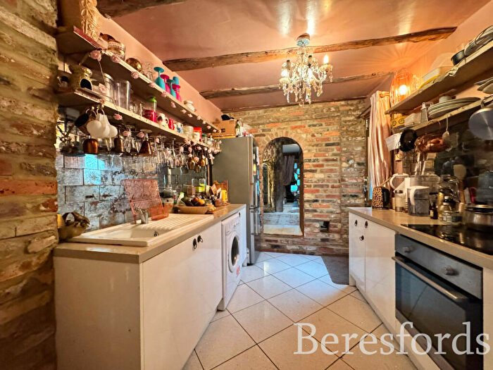 3 Bedroom End Of Terrace House For Sale In Diban Avenue, Hornchurch, RM12