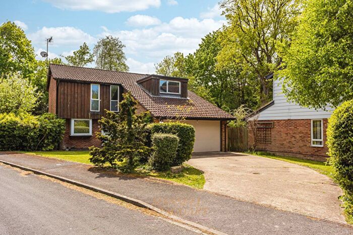 4 Bedroom Detached House For Sale In Erica Way, Copthorne, RH10