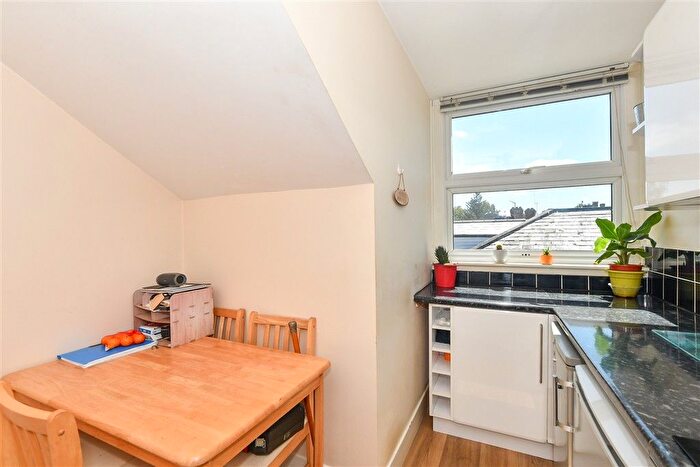 1 Bedroom Flat For Sale In Upper Grosvenor Road, Tunbridge Wells, Kent, TN1