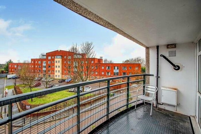 3 Bedroom Apartment To Rent In Greenwich Heights, Master Gunner Place, London, SE18