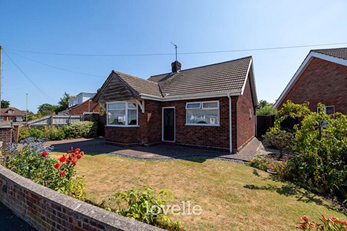2 Bedroom Detached Bungalow For Sale In Derwent Drive, Humberston, DN36