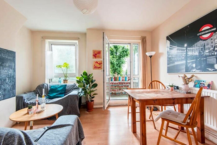 3 Bedroom Apartment To Rent In Maitland Park Villas, Kentish Town, NW3