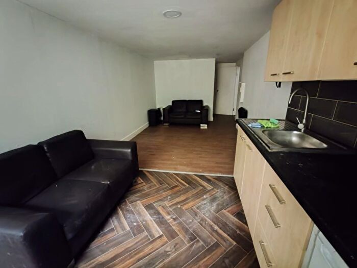 2 Bedroom Flat To Rent In Apartment, Excelsior House, HD1