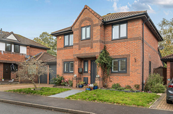 4 Bedroom Detached House For Sale In Field Park, Bracknell, Berkshire, RG12