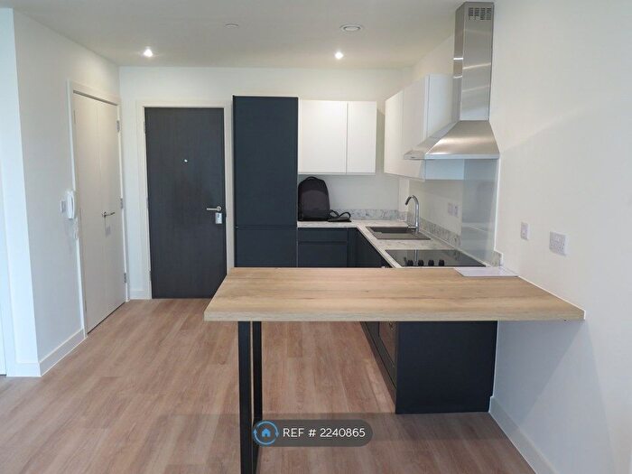 2 Bedroom Flat To Rent In New Kings Head Yard, Salford, M3