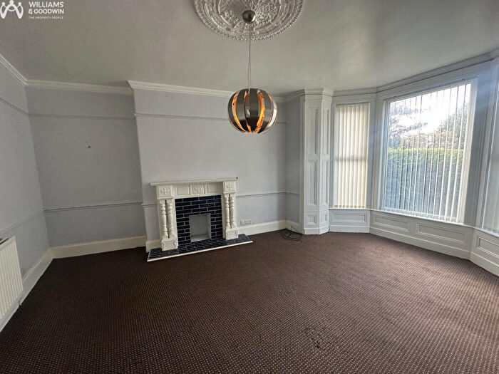 3 Bedroom Flat For Sale In Park Crescent, Llanfairfechan, Conwy, LL33