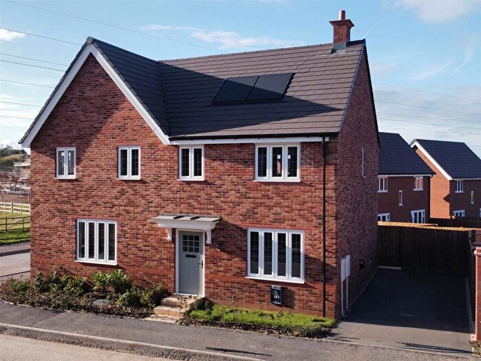 3 Bedroom Semi Detached House For Sale In Ingleberry Road, Shepshed, Loughborough, LE12