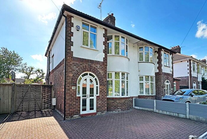 3 Bedroom Semi-Detached House For Sale In Wendover Road, Manchester, M23